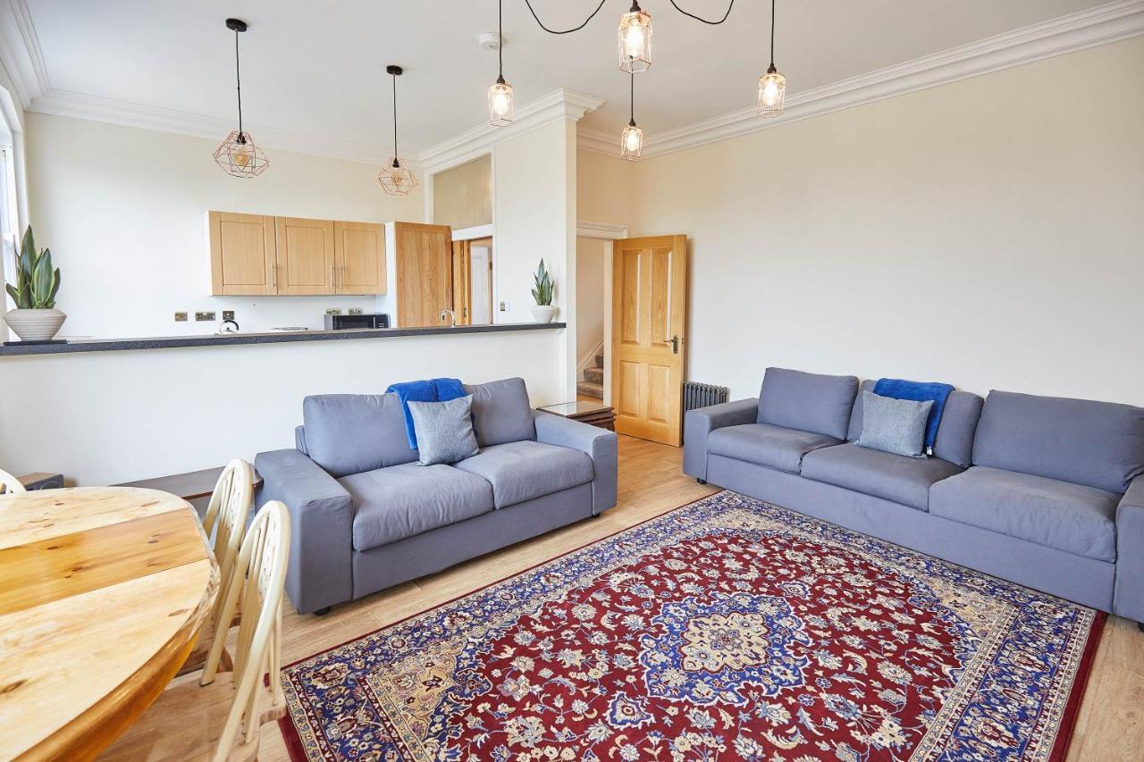 Ground Floor At The Old Vicarage Apartment สการ์โบโรห์ ภายนอก รูปภาพ